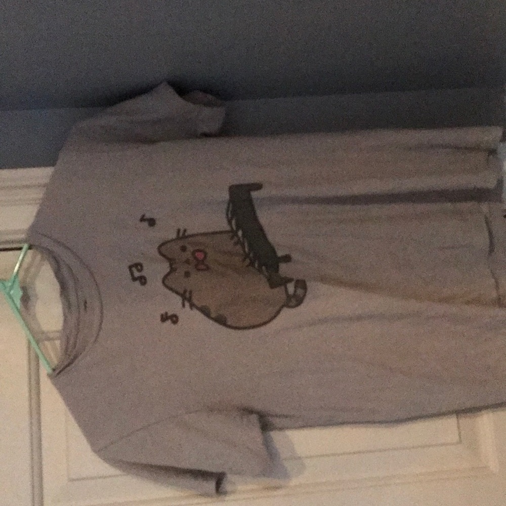 Pusheen shirt